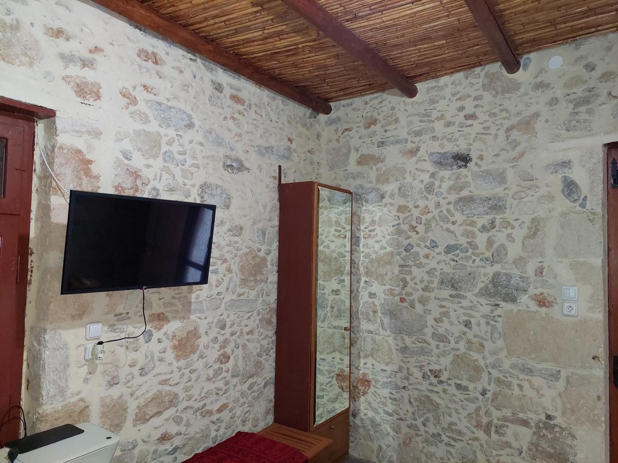 Apartmán Sofiana'S Garden Retreat With Private Pool Dhrapaniás Pokoj fotografie