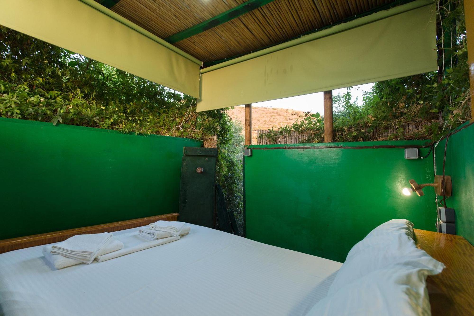 Apartmán Sofiana'S Garden Retreat With Private Pool Dhrapaniás Exteriér fotografie